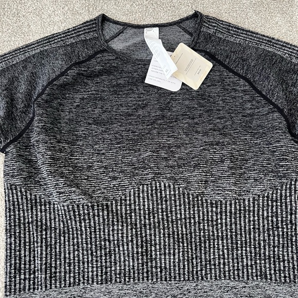 Fabletics Seamless Long-Sleeve Top- NWT- XL - Picture 4 of 8